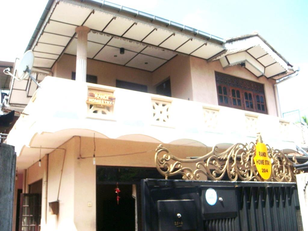 Randi Homestay In Negombo Eksteriør bilde
