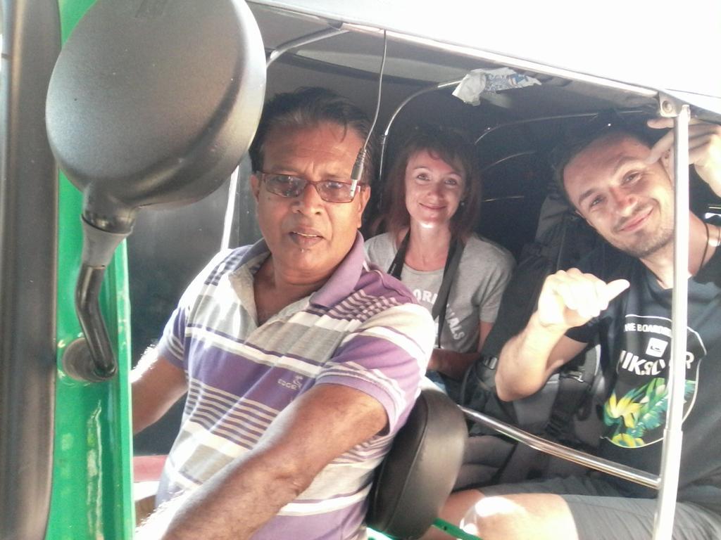 Randi Homestay In Negombo Eksteriør bilde