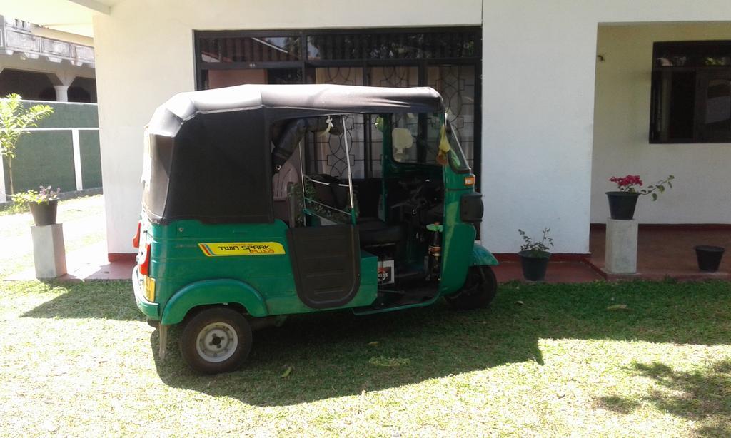 Randi Homestay In Negombo Eksteriør bilde