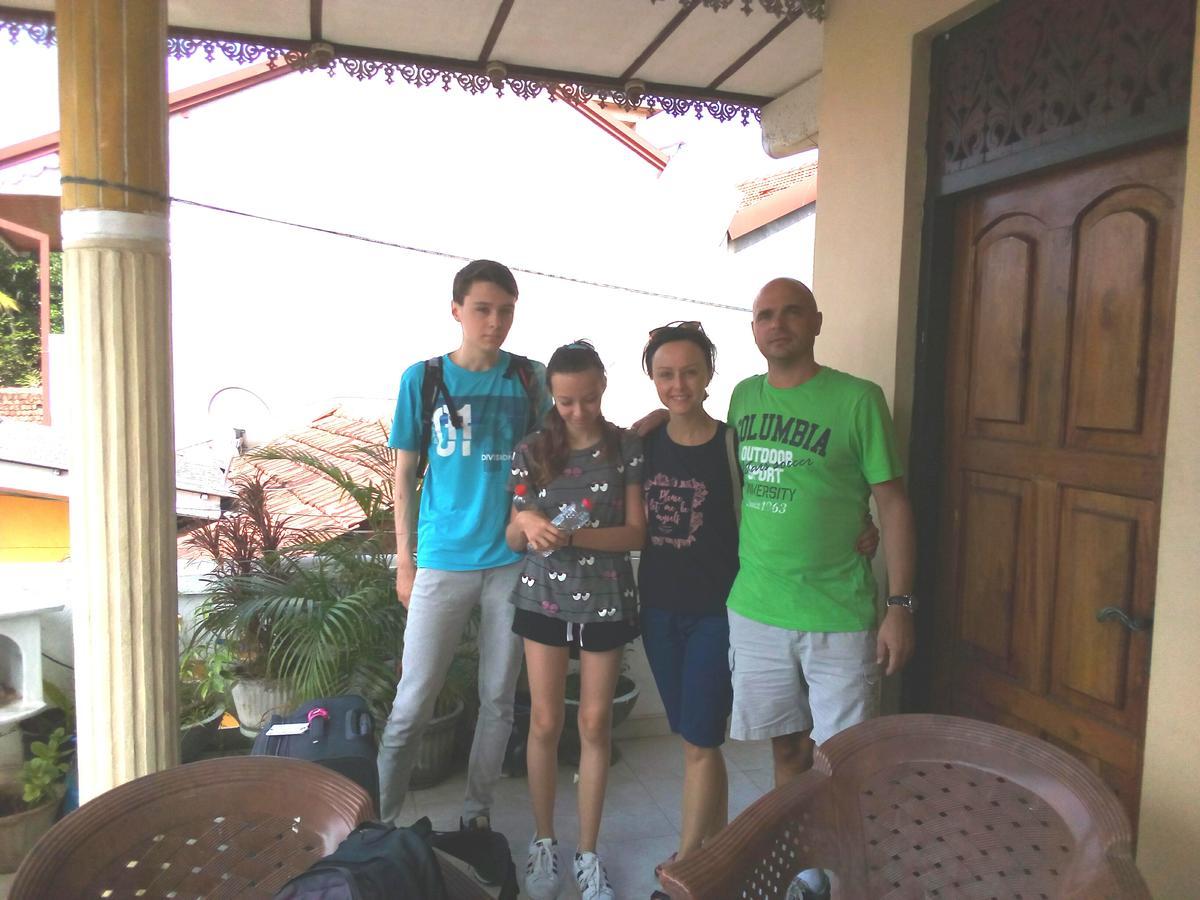 Randi Homestay In Negombo Eksteriør bilde