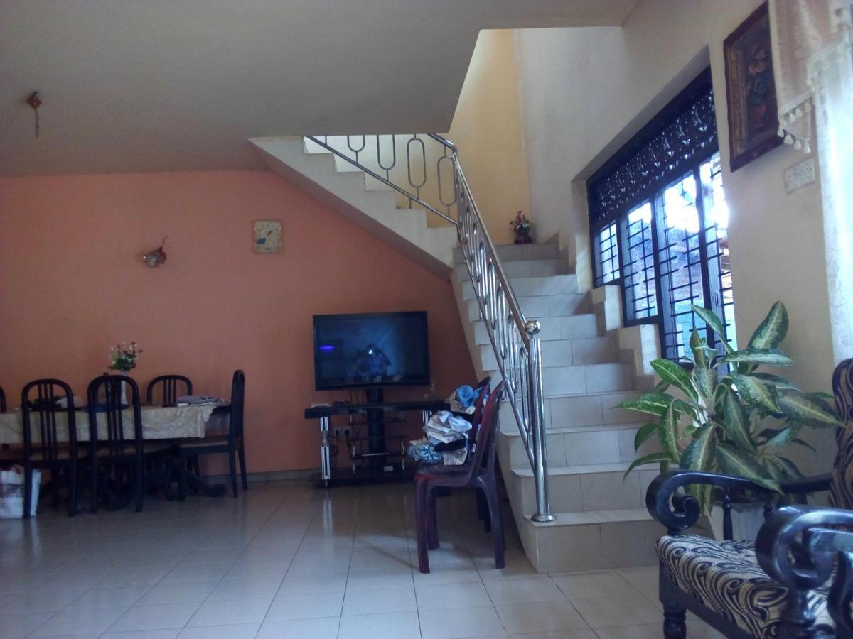 Randi Homestay In Negombo Eksteriør bilde